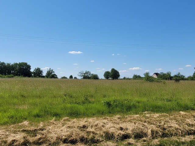 Rare! Idéal pour un beau projet de construction avec jolie VUE dégagée!: 1 HECTARE dont  environ 4000 m2 constructibles! — photo du bien