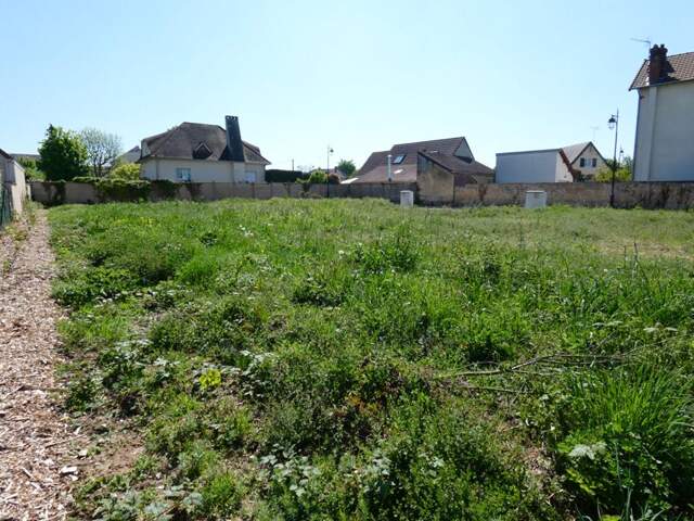 Terrain  viabilisé OULINS — photo du bien