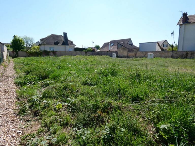 Terrain  viabilisé OULINS — photo 1