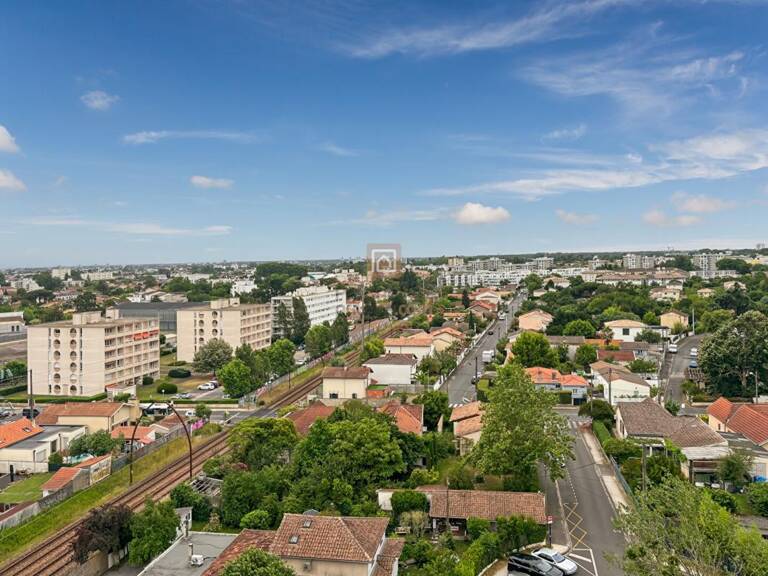 Appartement trois pièces au dernier étage lumineux avec balcon  et terrasse — photo 1