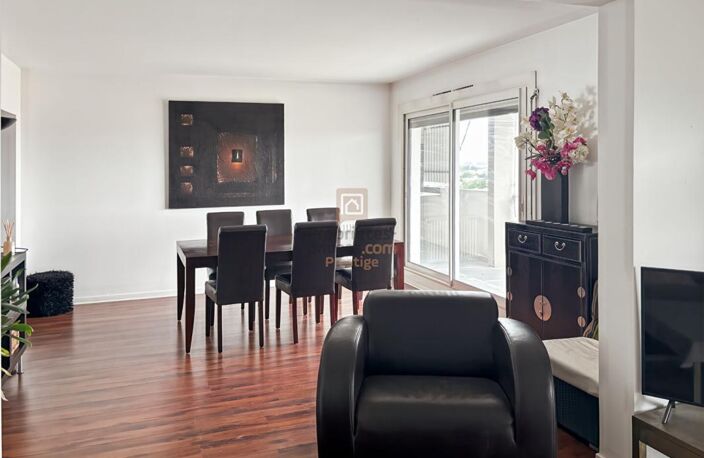 Appartement trois pièces au dernier étage lumineux avec balcon  et terrasse — photo 3