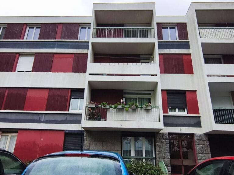 Exclusivité ! Vente interactive, APPEL d'OFFRES. Côtes d'Armor 22000 SAINT-BRIEUC. 2 lots, appartement 3 chambres avec cave et balcon — photo 1