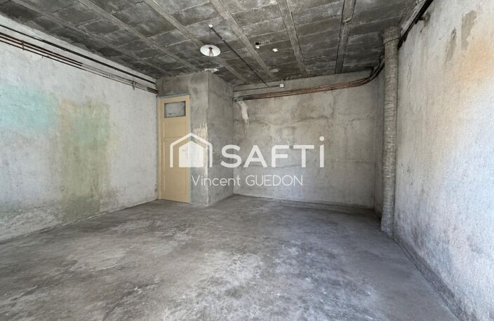 Maison avec garage et jardin clôturé — photo 4