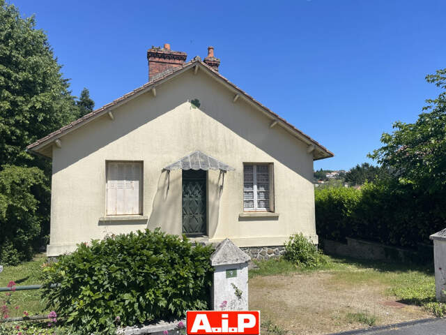 Maison sur sous sol à rénover — photo du bien