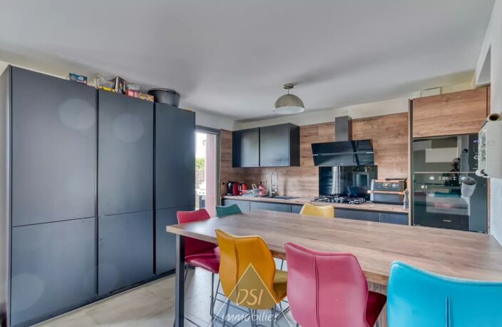 Meyzieu – Maison familiale T5 de 108 m² avec garage et jardin — photo 3