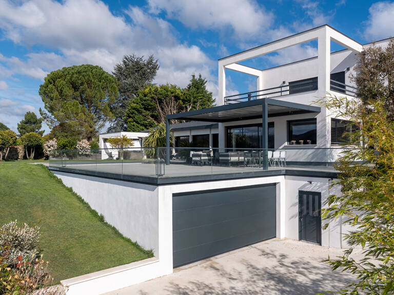 VILLA CONTEMPORAINE  DE  PRESTIGE : 256m² sur  parcelle 913m²  - Panorama exceptionnel sur la Vallée du Rhône — photo 1