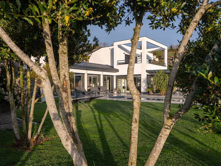 VILLA CONTEMPORAINE  DE  PRESTIGE : 256m² sur  parcelle 913m²  - Panorama exceptionnel sur la Vallée du Rhône — photo 1