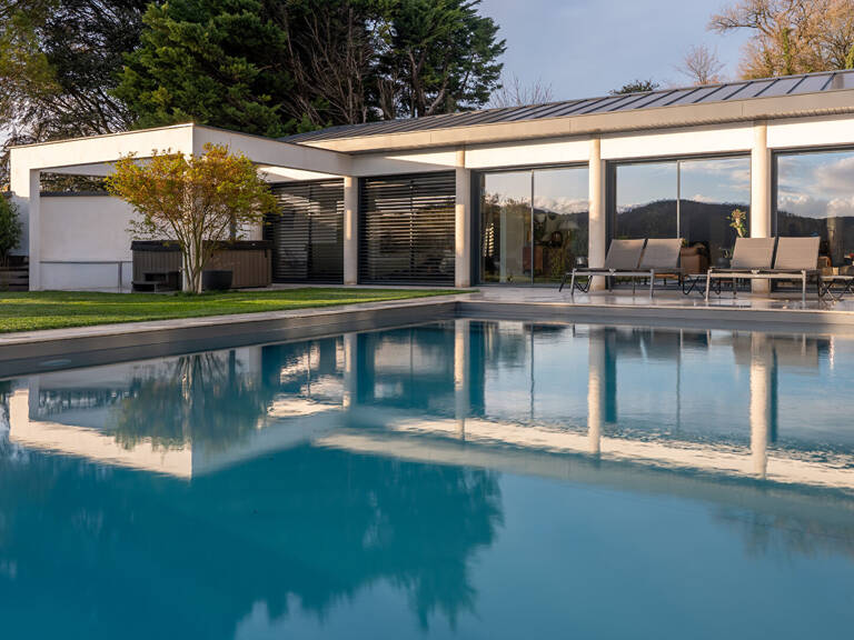 VILLA CONTEMPORAINE  DE  PRESTIGE : 256m² sur  parcelle 913m²  - Panorama exceptionnel sur la Vallée du Rhône — photo 1
