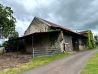 MAISON DE VILLAGE 90 m² HABITABLES + GRENIER AMÉNAGEABLE 37 m² + GRANGE 135 m² + TERRAIN 1 012 m² — photo 2