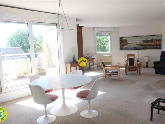 APPARTEMENT AVEC TERRASE — photo du bien