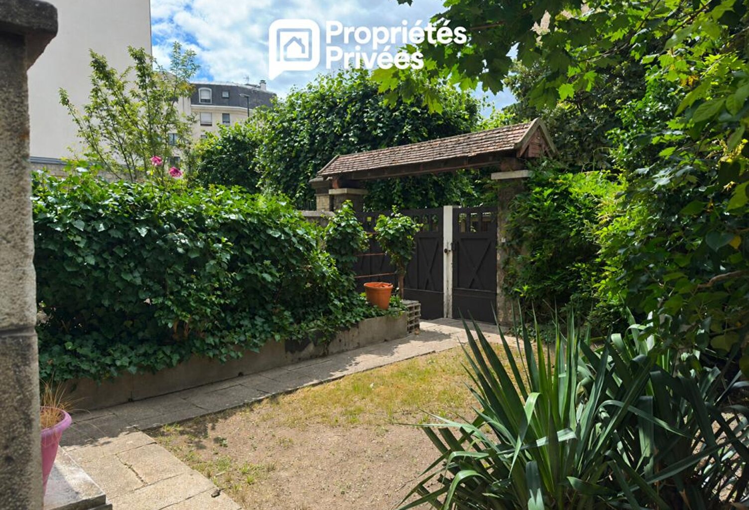 Maison de 235 m² - 5 chambres - secteur Souvenir Français — photo 1