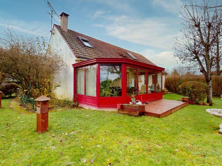 Maison familiale ou PMR  77 Chevru 7 pièce(s) 130 m2   230 000 — photo 1