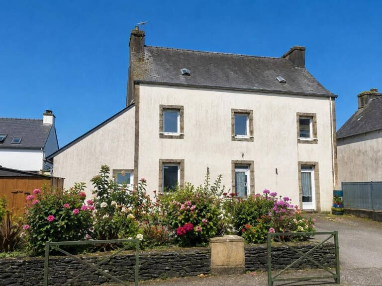 29520 Laz maison de bourg 4 chambres beaux volumes confortable et habitable de suite — photo 1
