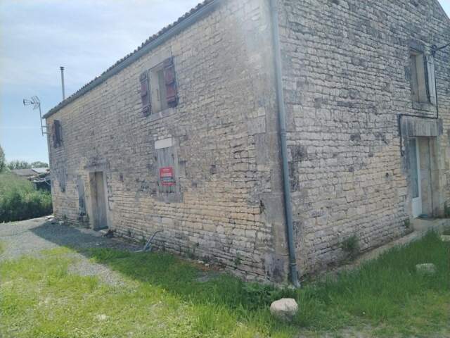 A découvrir pour les amateurs de grands volumes  sur THORS cette vaste maison d'environ 291m2 — photo du bien