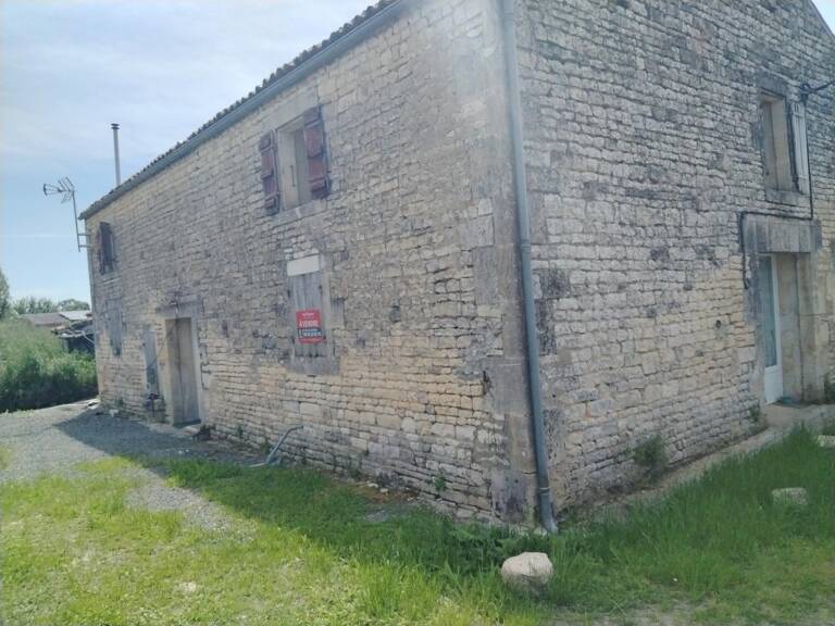 A découvrir pour les amateurs de grands volumes  sur THORS cette vaste maison d'environ 291m2 — photo 1