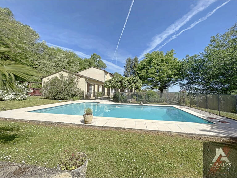 Maison 7 pièces 5 chambres 185 m2 jardin piscine — photo 1