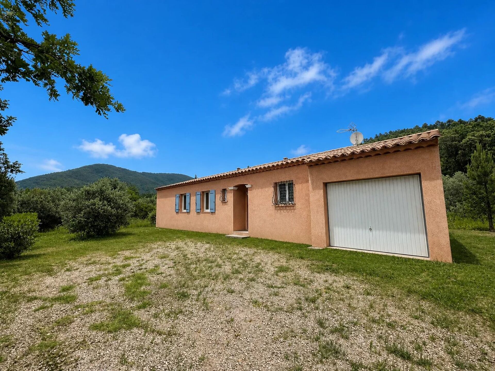 Maison 5 pièces 110 m² · à Les Mayons · 110 m² · 346 500 €