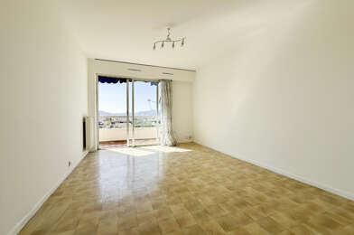 Appartement 1 pièces 700 €