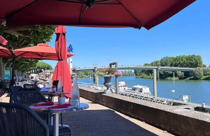 Restaurant idéalement situé en bord de Saône à TOURNUS, loca — photo 3