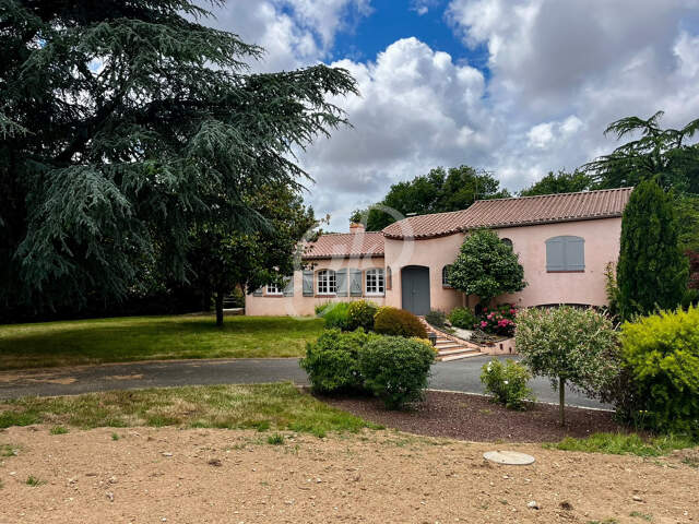 Spacieuse Maison 8 pièces de 205m2 à Coëx — photo du bien