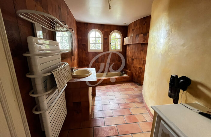 Spacieuse Maison 8 pièces de 205m2 à Coëx — photo 3