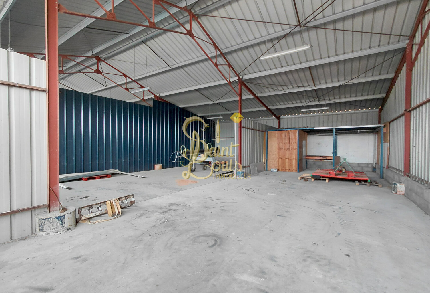 HANGAR 1 ET 2 - 200 M2 — photo 1