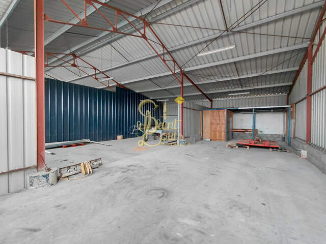 HANGAR 1 ET 2 - 200 M2 — photo du bien