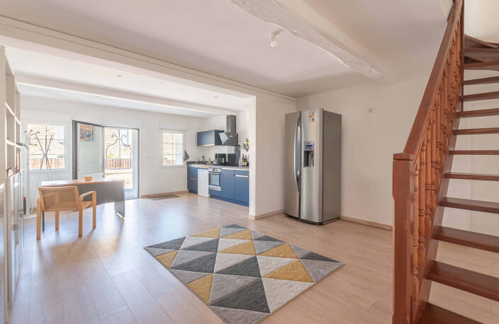 BUREAUX A VENDRE - 146 m2 - DANS UNE AILE DE CHATEAU — photo 2