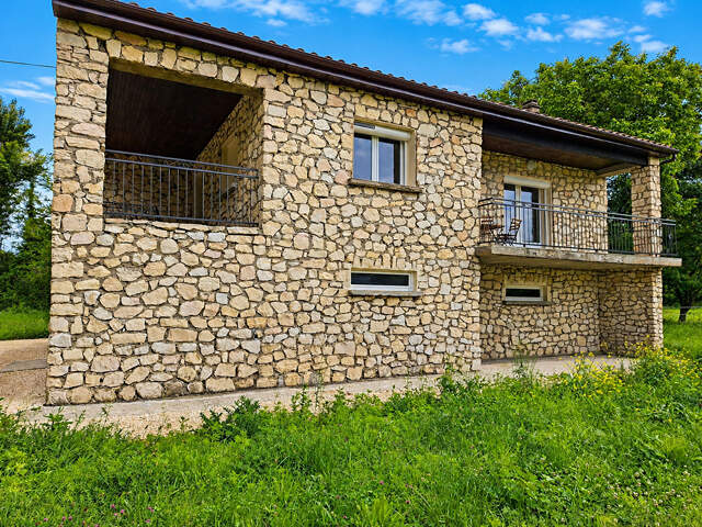 Maison  de caractère en pierre  200m²  sur parcelle 15725m²  CRUAS 07350 — photo du bien