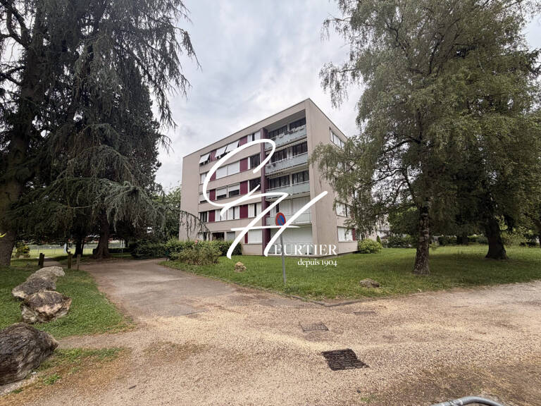 SAINT MARTIN D'HERES Appartement T3 LES ALLOVES — photo 1