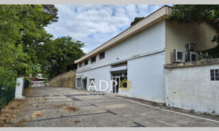 Commerce  470 m² à louer à La Roquette-sur-Siagne (06550)