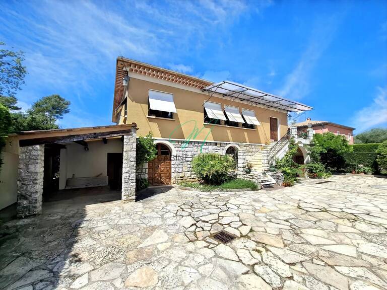 ROQUEFORT-LES-PINS : BELLE FAMILIALE — photo 1