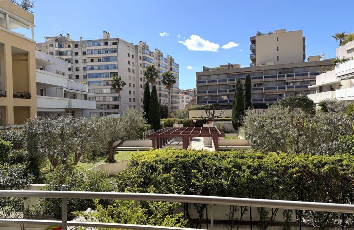 Vente appartement 3 pièces 95 m² Marseille 8 (13008) — photo 2