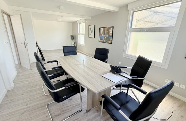 EXCULISIVITE Vulbens zone artisanale, 125 m² de bureaux avec par — photo 2