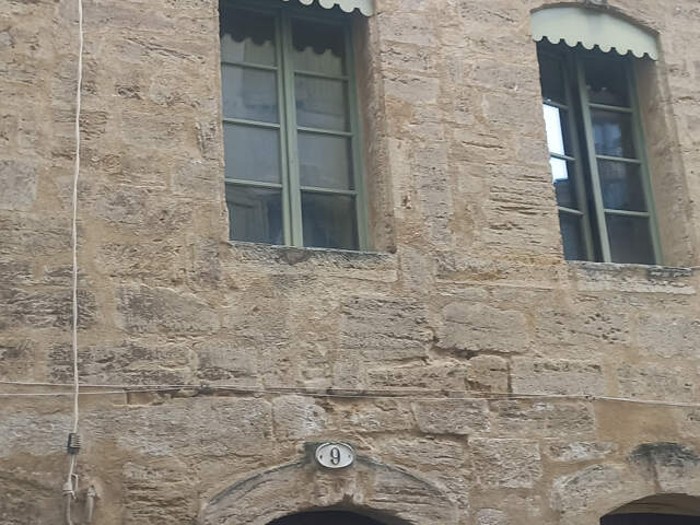 Maison de ville avec terrasse, garage 6 pièces dans le coeur — photo du bien
