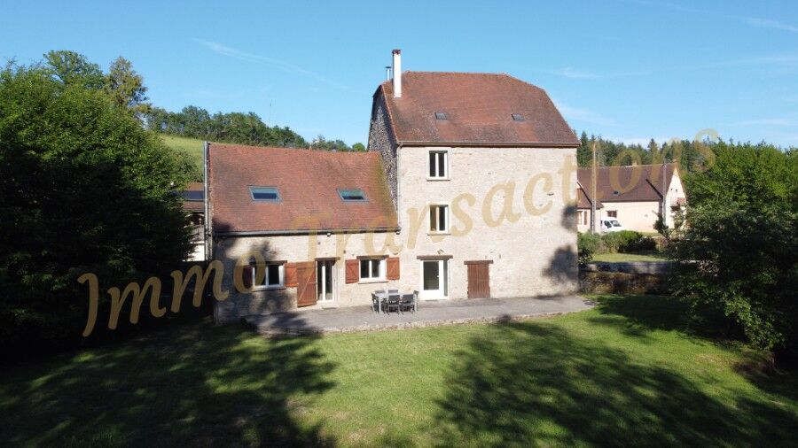 Moulin rénové – 283 m² habitables – Plus de 2 hectares