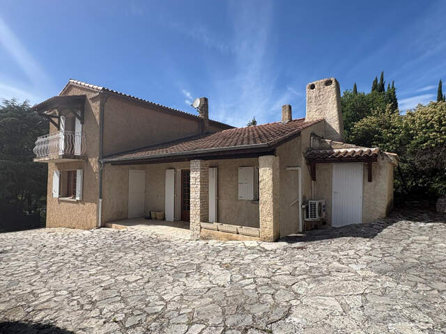 PIERREVERT   Maison familiale 4 chambres sur près de 4 000 m — photo du bien