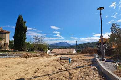 Terrain  590000 €