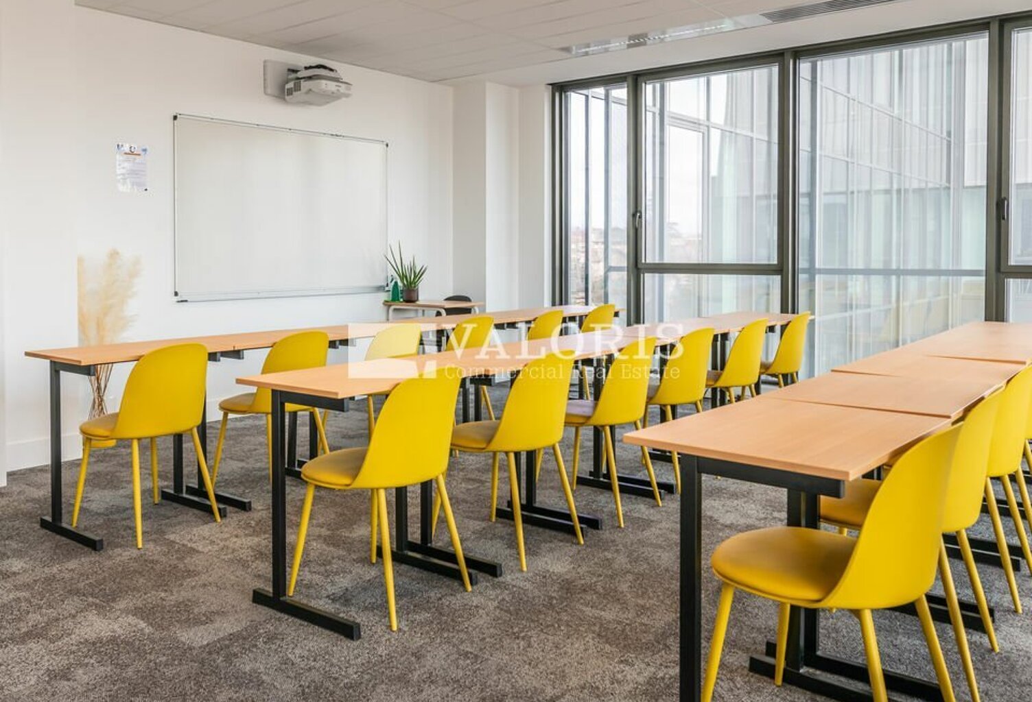 BUREAUX à LOUER — photo 1