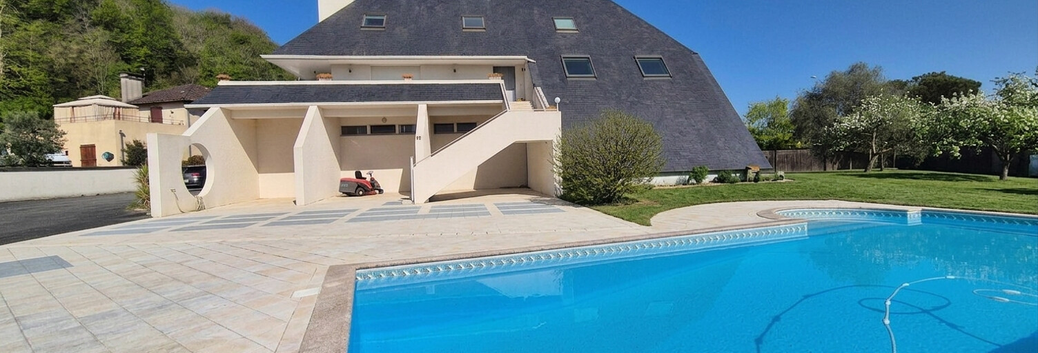 Maison 7 Pièces 212 m² à vendre à Gelos (64110)