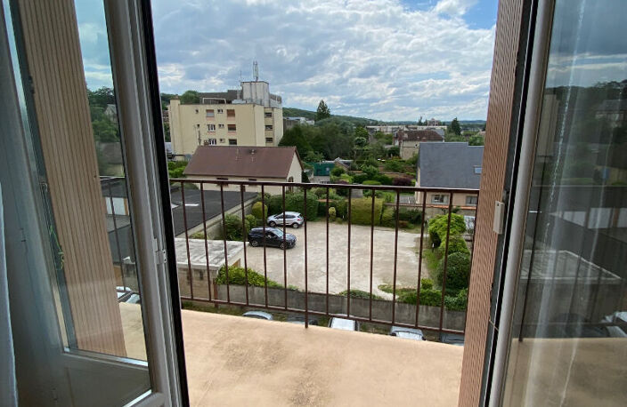 APPARTEMENT -  F2 avec BALCON et PARKING — photo 2