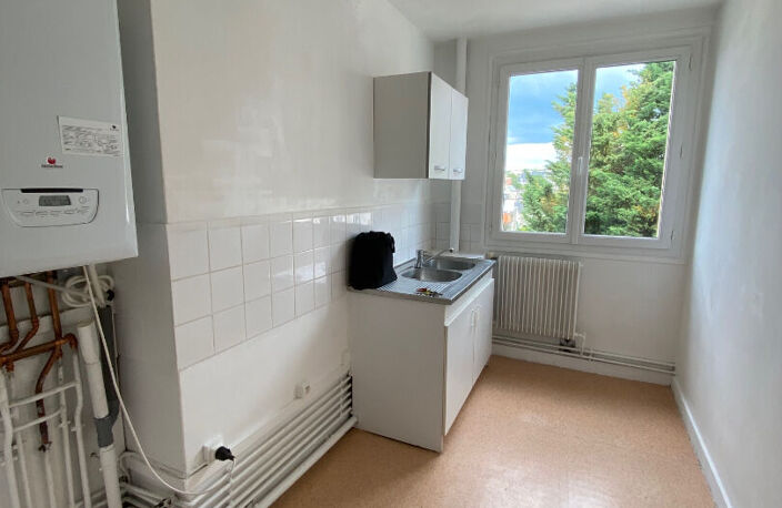 APPARTEMENT -  F2 avec BALCON et PARKING — photo 3