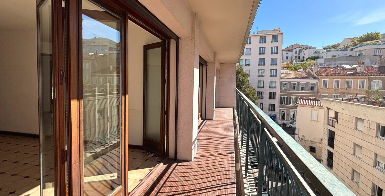 Marseille 7ème - T4 avec balcons en étage élevé avec ascenseur — photo 1