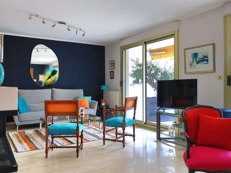 CHARBONNIERES-LES BAINS-COUP DE CŒUR   APPARTEMENT 110 M2 AVEC GRANDE TERRASSE ET BELLES PRESTATIONS AU 1er ET — photo 1