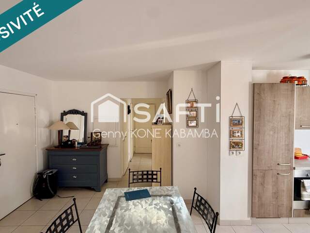 Appartement T3 de 2011, avec garage et ascenseur — photo du bien