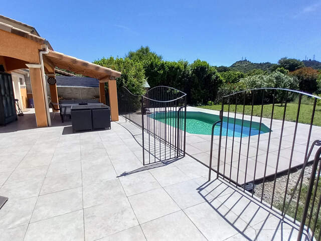 A vendre maison plain-pied de 97m2 habitable et 1040m2 de terrain à Chateauneuf-du-Rhone — photo du bien