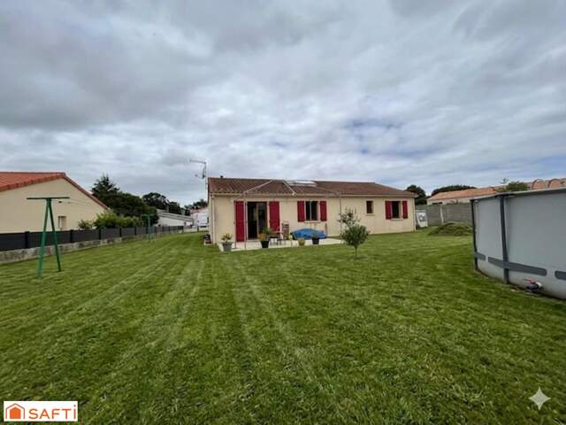 Maison 102 m2, 889 de superficie terrain — photo du bien
