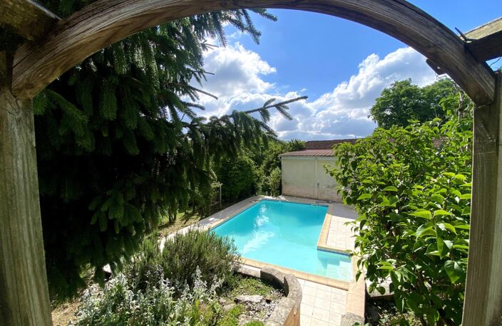 Maison avec piscine et 4 chambres et 1 bureau — photo 3