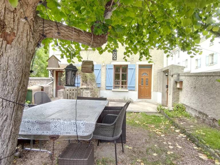 Maison 70 m2, 4 pièces, 3 chambres, garage, jardin — photo 1
