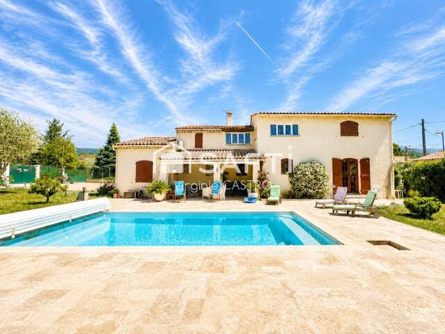 MAISON TRADITIONNELLE - 6 PIECES avec PISCINE & GARAGE/ATELIER — photo du bien